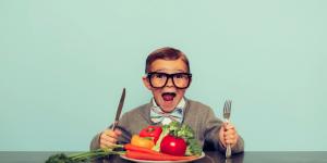 Hrană pentru minte: Convingem copiii să încerce alimente noi